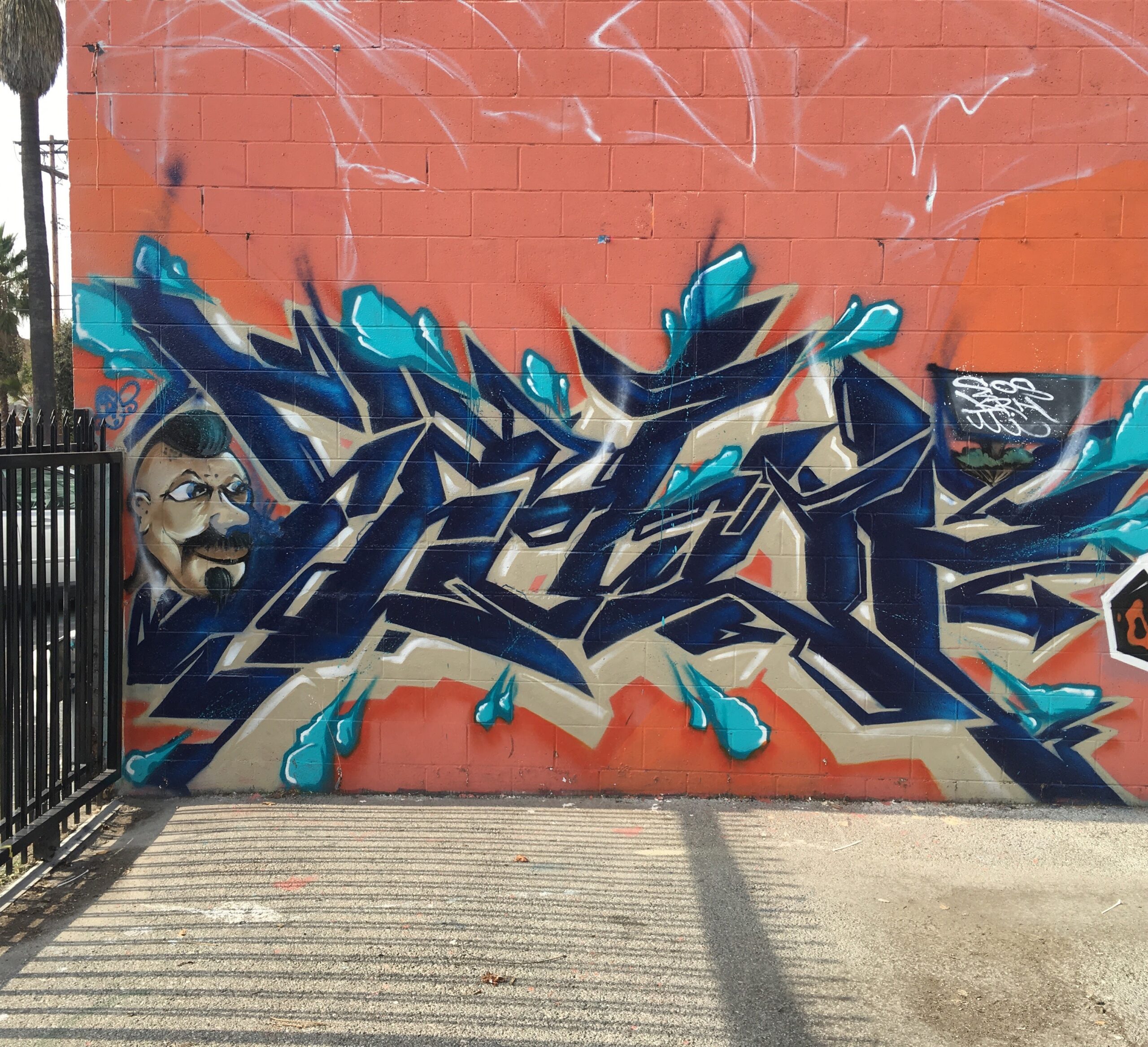 Wildstyle graffiti burner by VERN on North Figueroa Street, Los Angeles, 2016